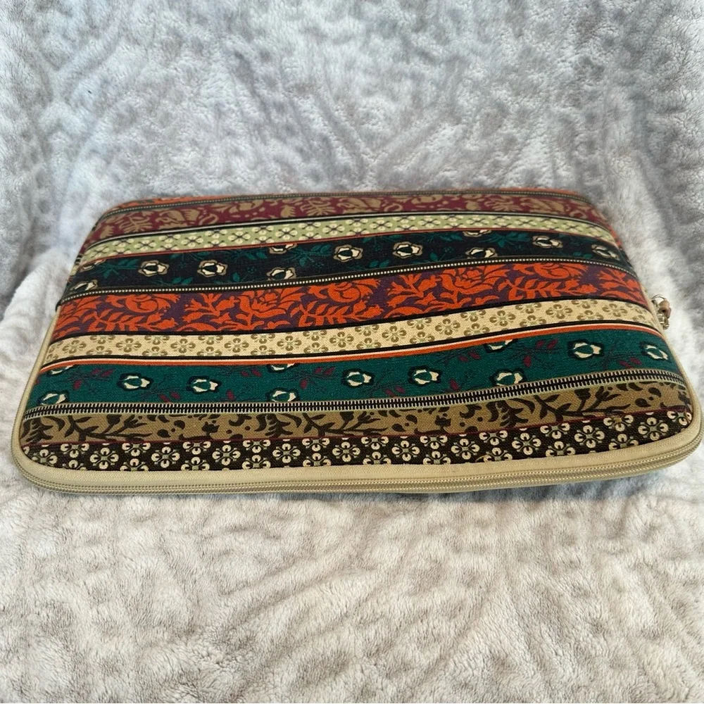 ✨LIKE NEW✨Kinmac Laptop Sleeve Boho Floral Zip Closure Padded Hippie